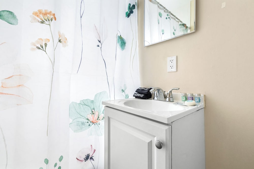 Charming Seminole Heights Getaway