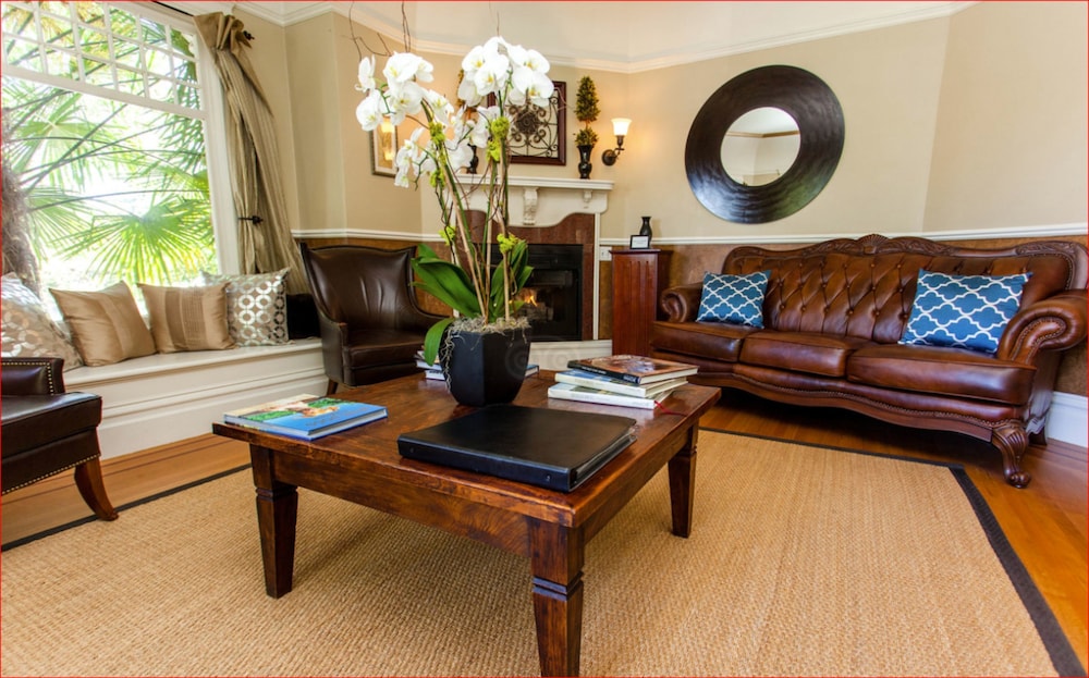 1801 First Luxury Inn view 4