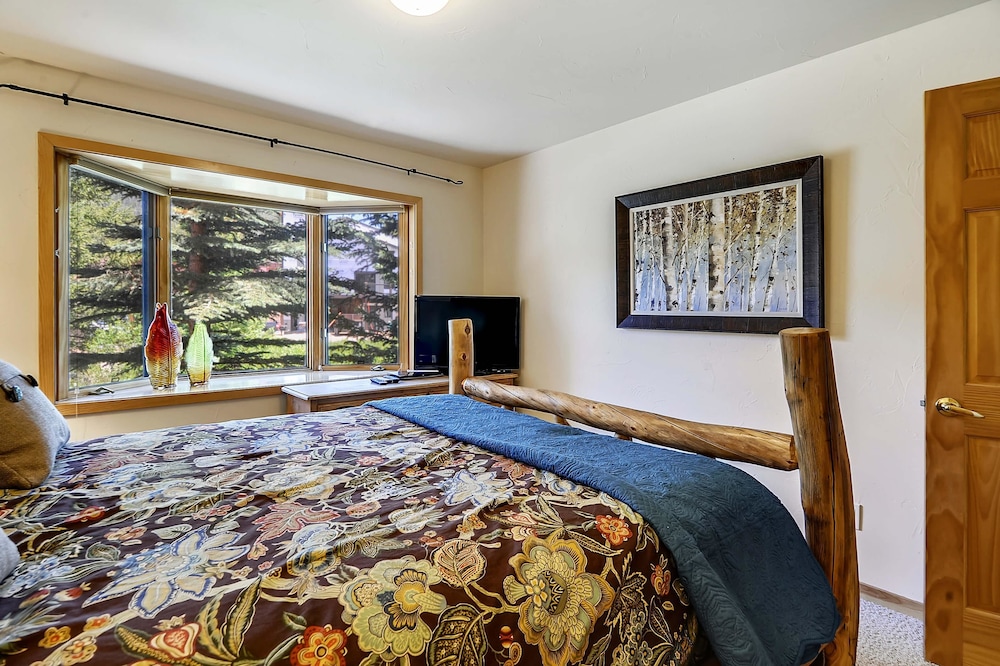 Slopeside 202 3 Bedroom Holiday Home by Winter Park Lodging Company