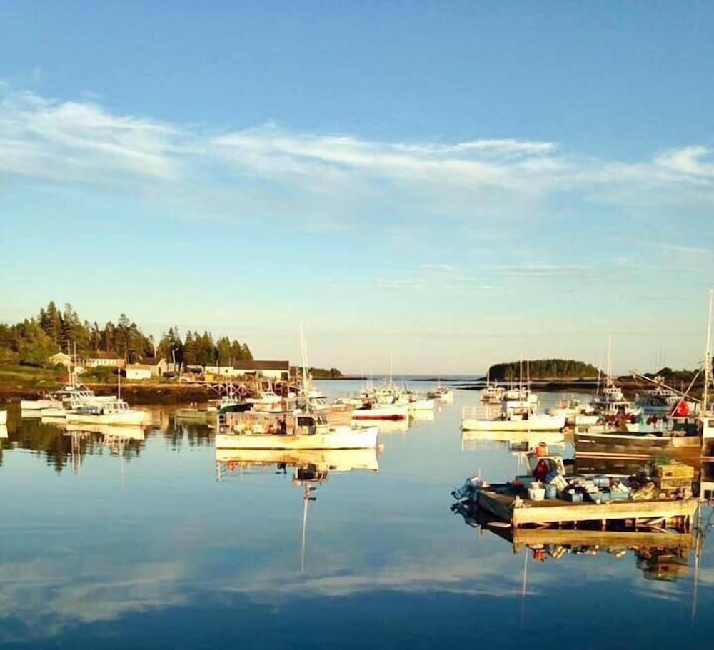 Corea Harbor's Black Duck Inn view 5