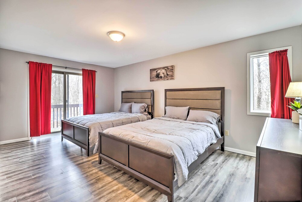 Cozy Poconos Escape: Pool Access & Pet-friendly! view 3