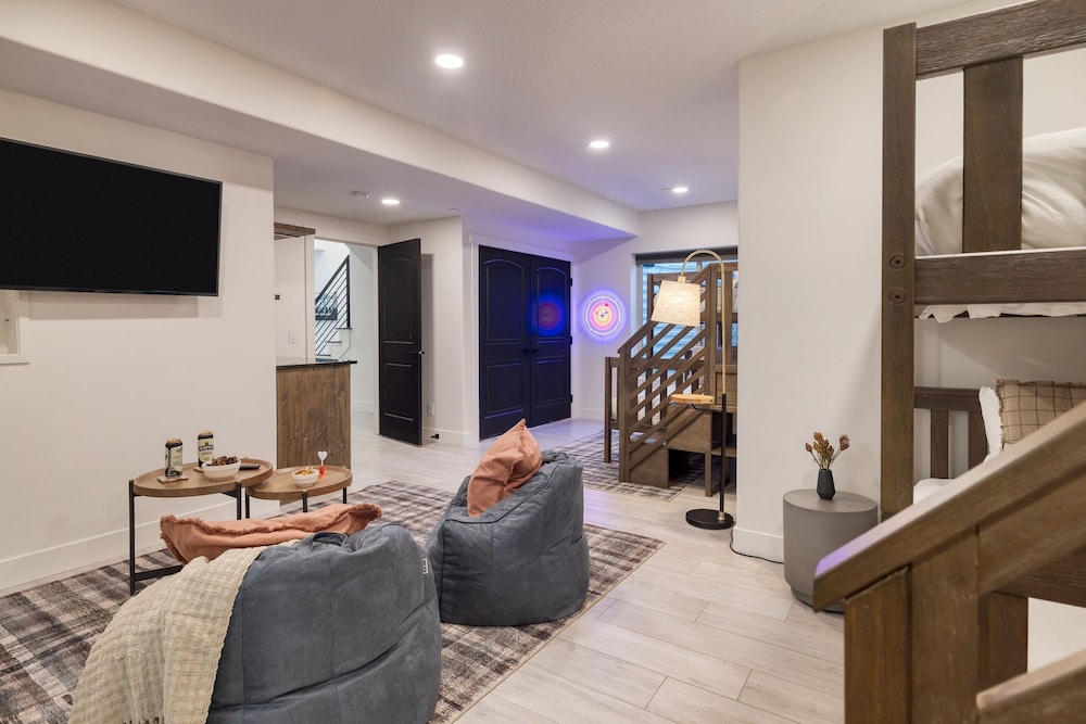 Abigail Drive Year-round Retreat With Hot Tub Near Park City Adventures Skiing