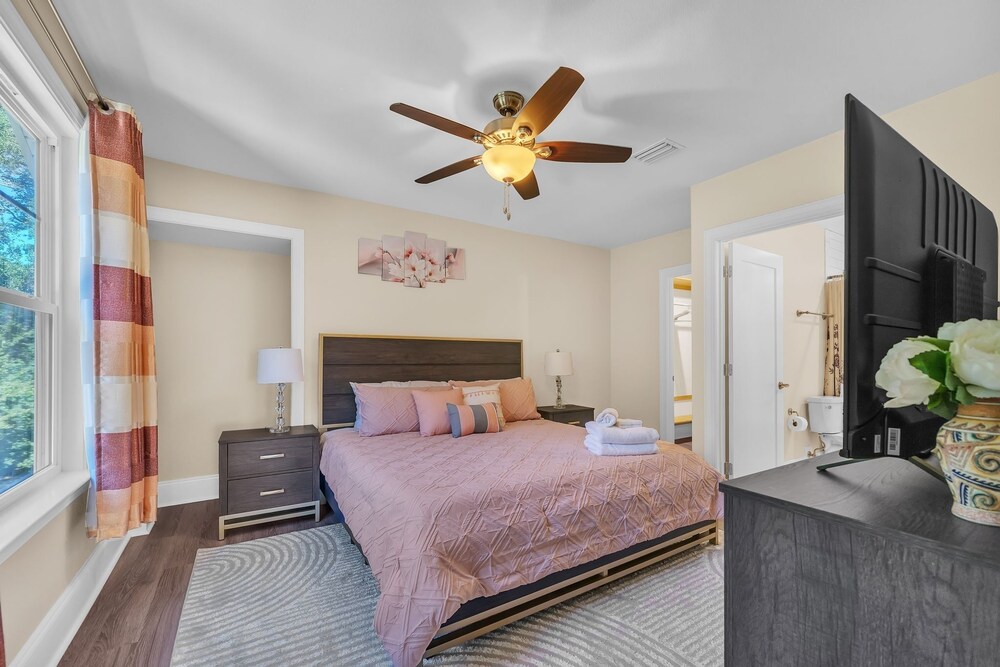 The Pearl Of Killearn 6 Bedroom Home view 3