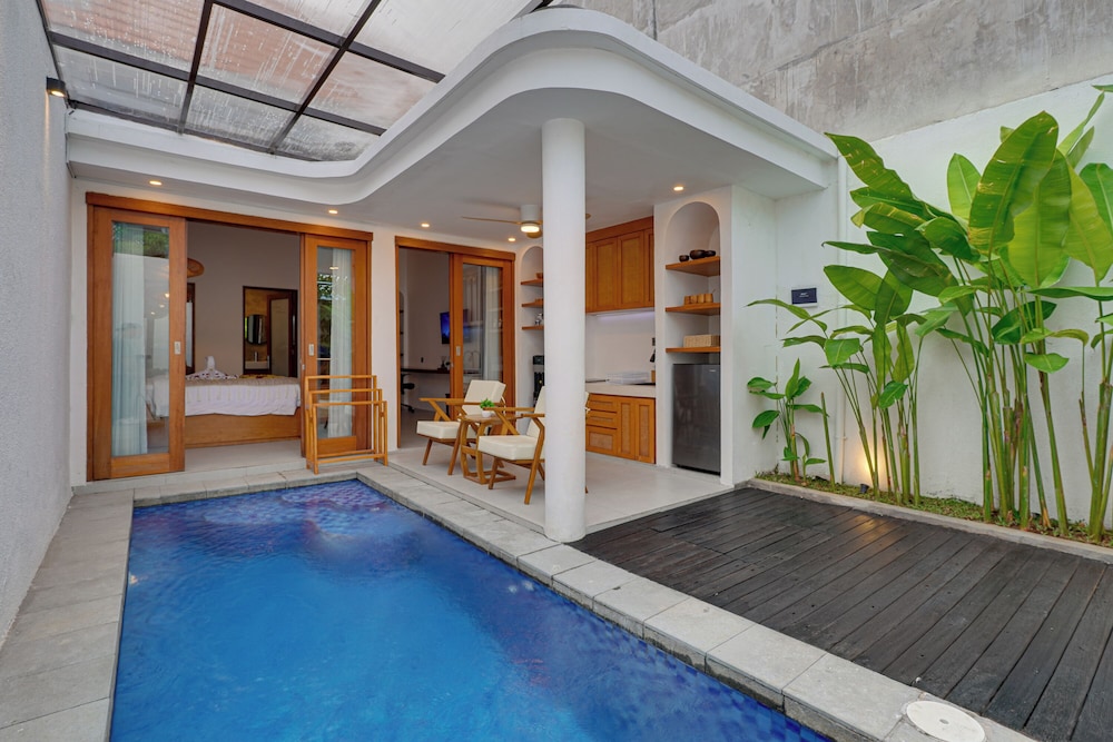 LaLuxe Villa and Residence