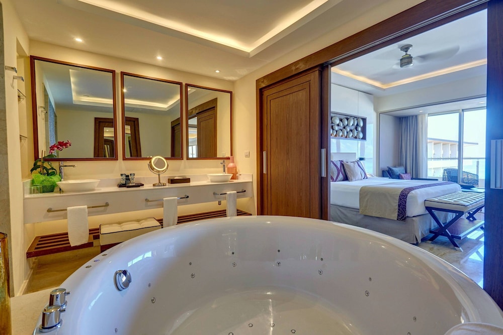 Jamaica Vacations - Royalton Blue Waters Montego Bay, An Autograph Collection All Inclusive Resort - Property Image 38