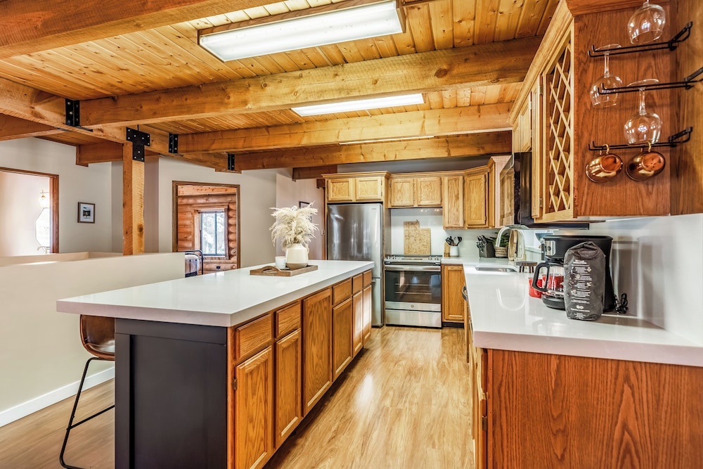 Lodge at Summit Park Near Woodward