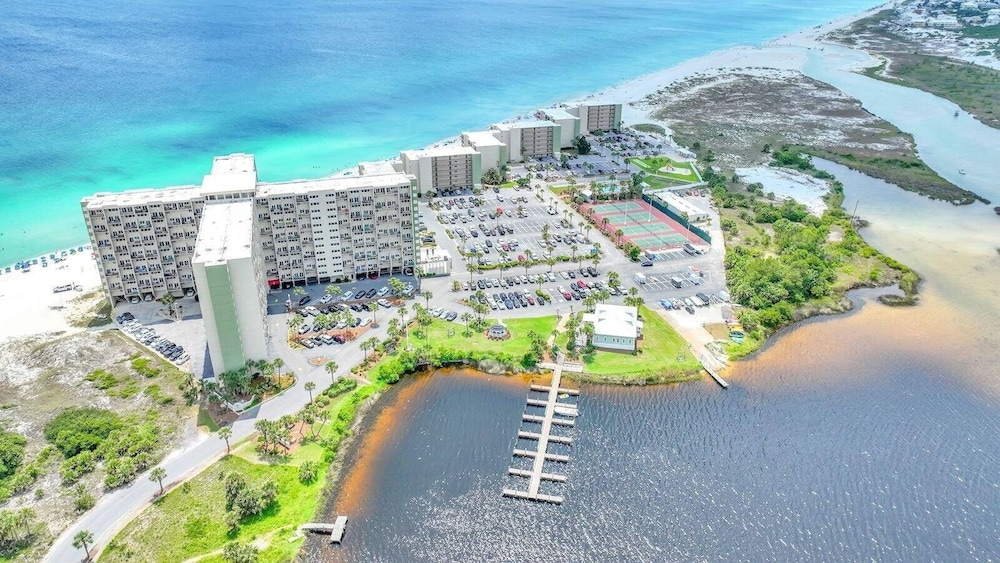Pinnacle Port Penthouse #29 2 Bedroom Condo