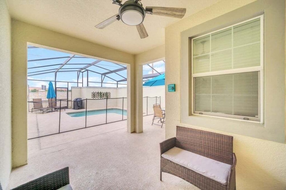 Beautiful Paradise Palms Retreat 4 Bedroom Townhouse