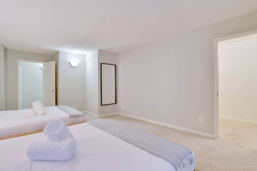 DC Airport Metroline Apartments