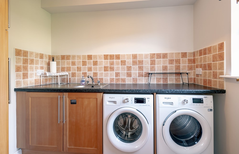 2 Bedroom Home in Kenmare With sea Views to Sleep 4