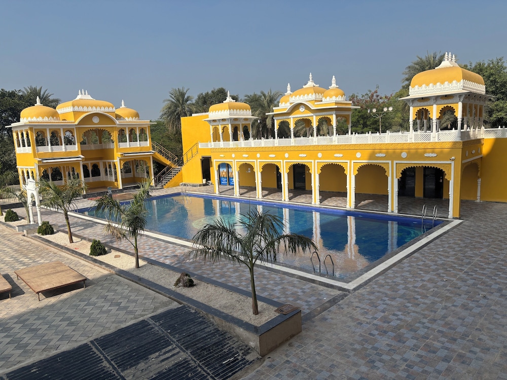 RAJMAHAL HOTEL & RESORT