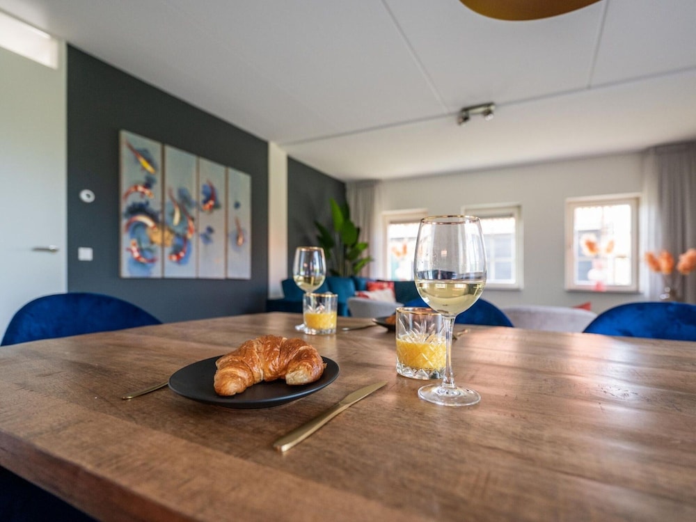 Luxury Holiday Home With hot Tub, in Zeeland view 3