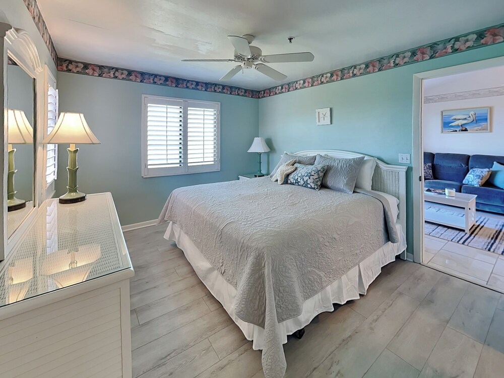 Admirals Bay 255 by Distinctive Beach Rentals