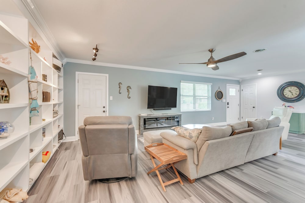 Swim, Golf & Relax: Family-friendly Pensacola Gem