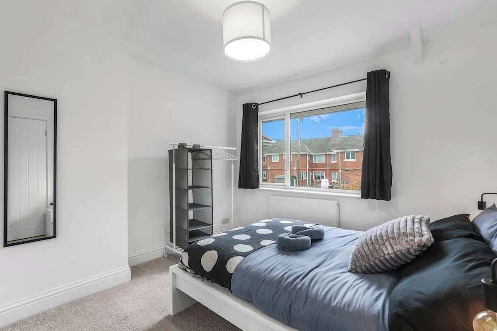 3bedroom House - Free Parking