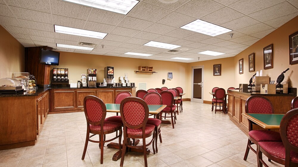 Quality Inn & Suites Carthage near Precious Moments Chapel
