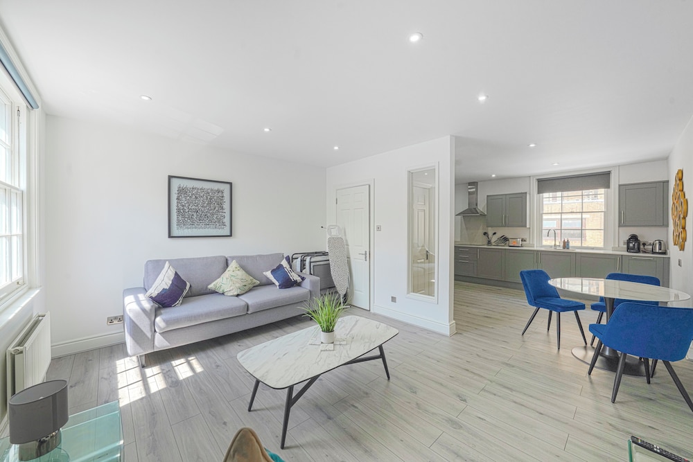 Flat 4 Beauchamp Place
