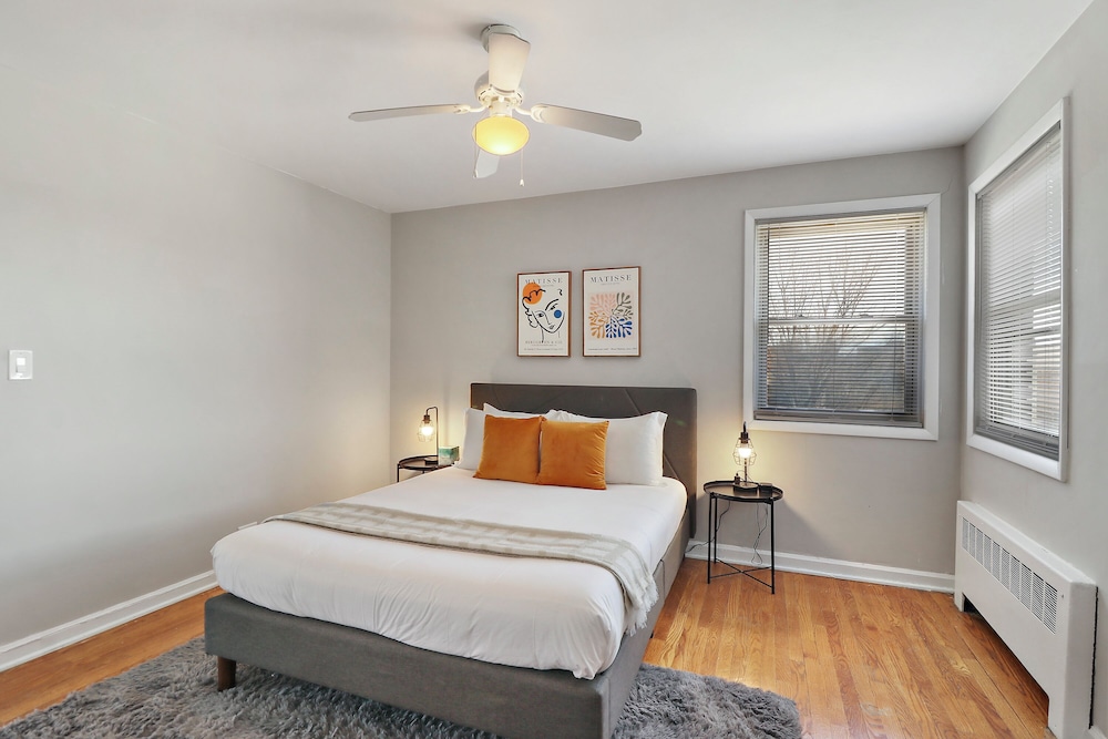 Cozy 2BR Apt Near Parks - Kimball A2