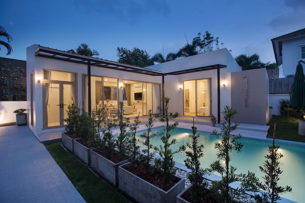 Tropical Life at Seamate 2BR Pool Villa