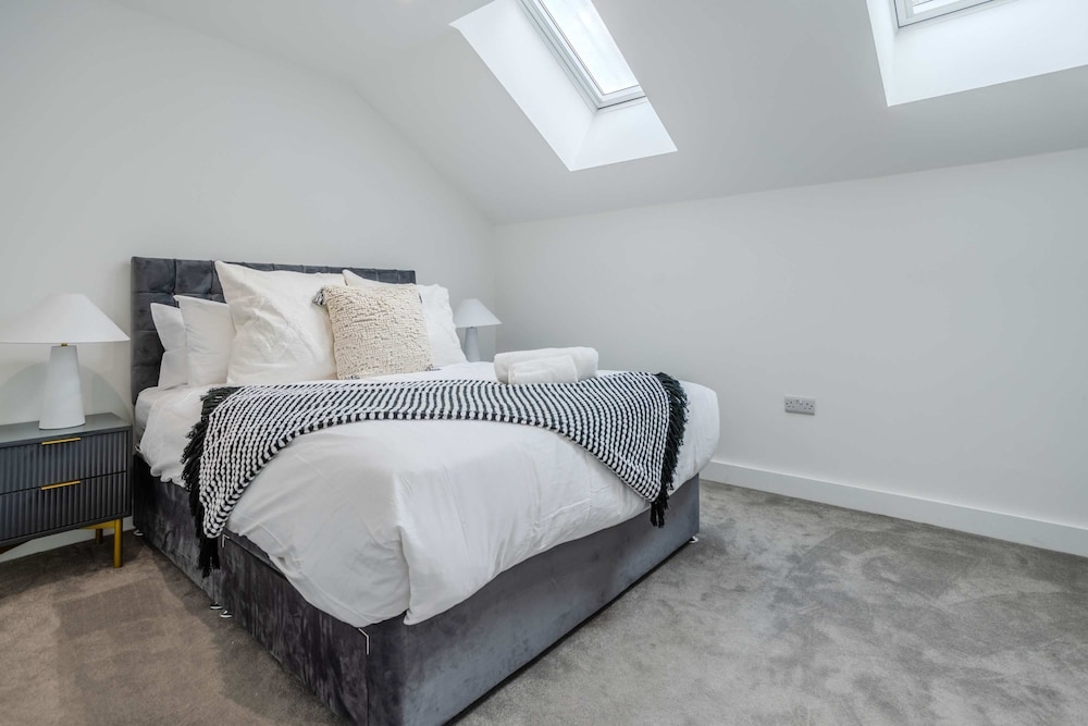 The Hidden Suite - 4BR Townhome Roof Top