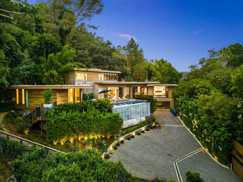 Beverly Glen Hillside Haven