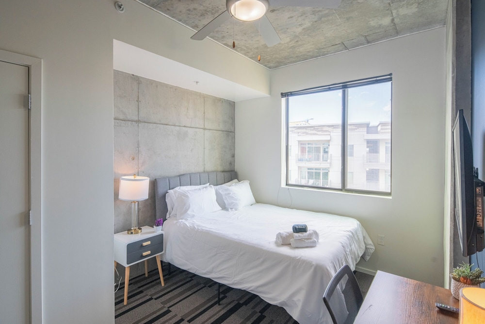 ROVE LIVING/KL - Roosevelt Point
