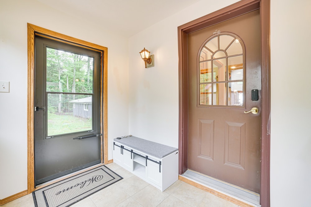 < 2 Mi to Brimley State Park: Lake Superior Home