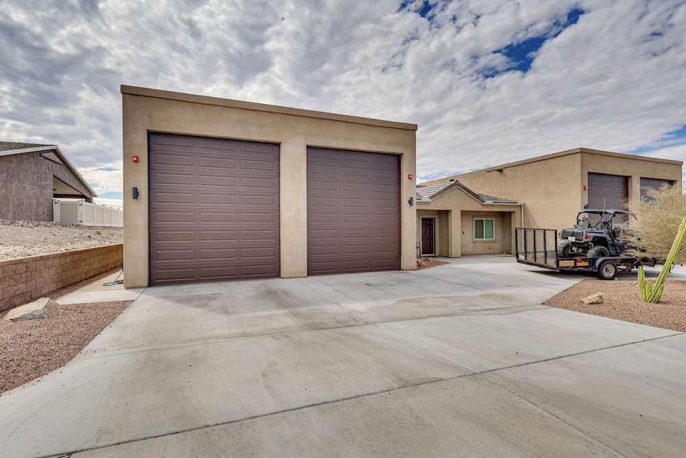 3 Mi to Lake Havasu: Condo w/ Mountain & Lake View