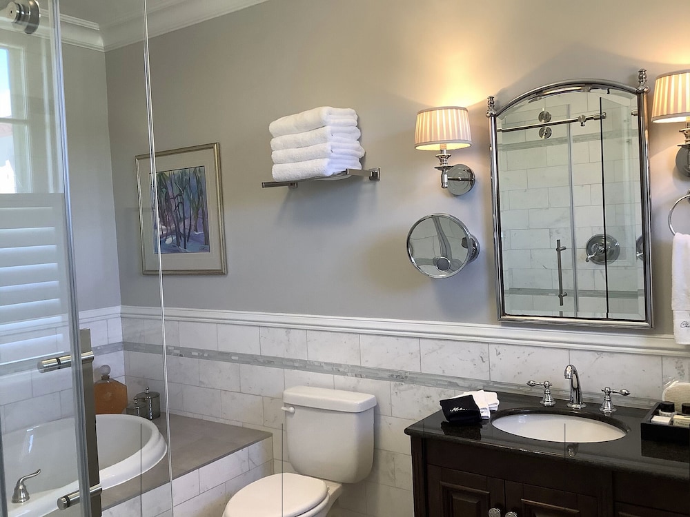 Manoir Chamberland (Adults Only, No Pets) view 4