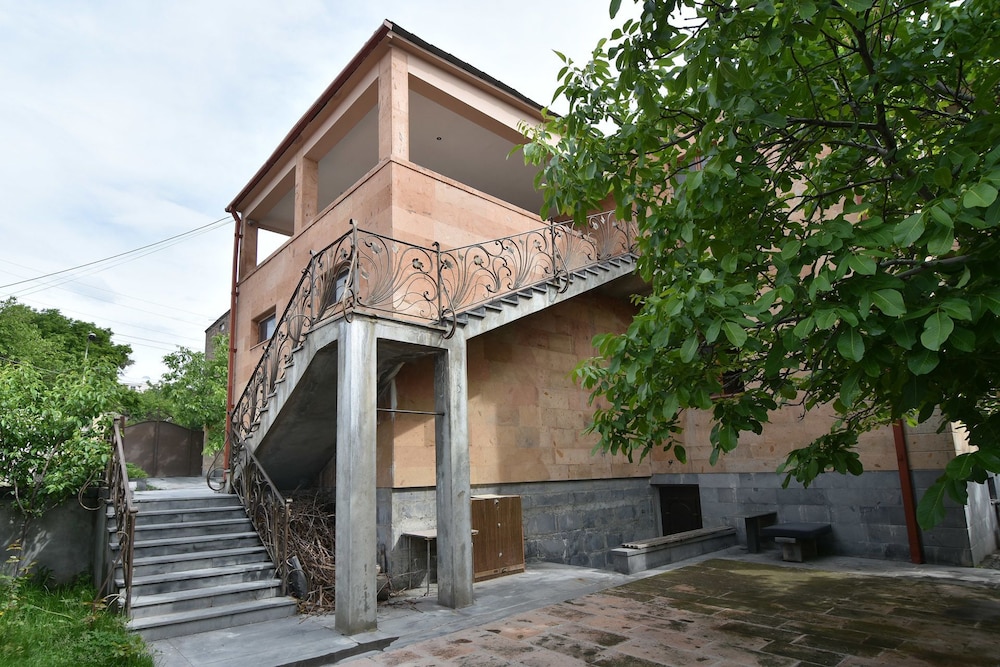 Villa in Nork