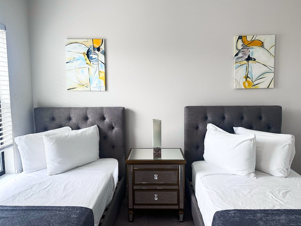 Balmoral Resort-121kb 2 Bedroom Townhouse by RedAwning view 2