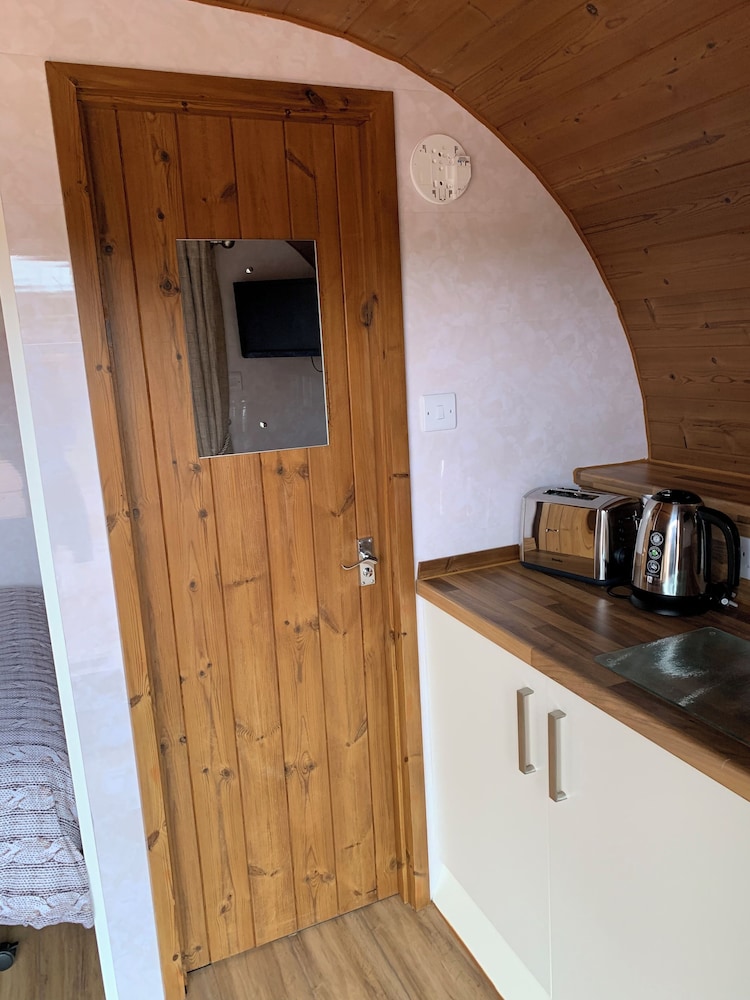 Acdc Glamping, Campervan , Caravan and Tent Resort