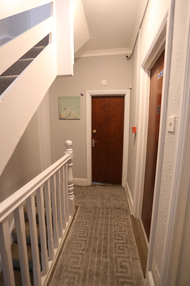 Heathrow roomzzzz B&B