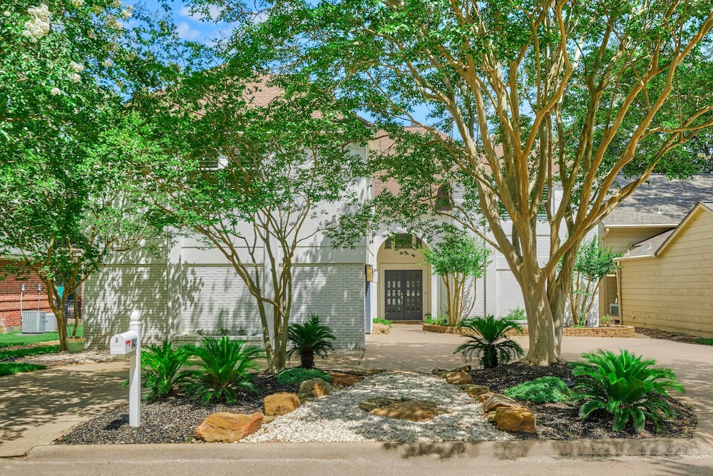 Dock & Outdoor Entertainment: Home on Lake Conroe