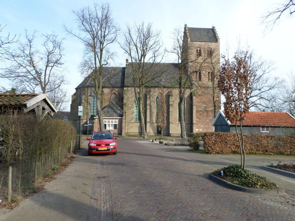 Photo 12