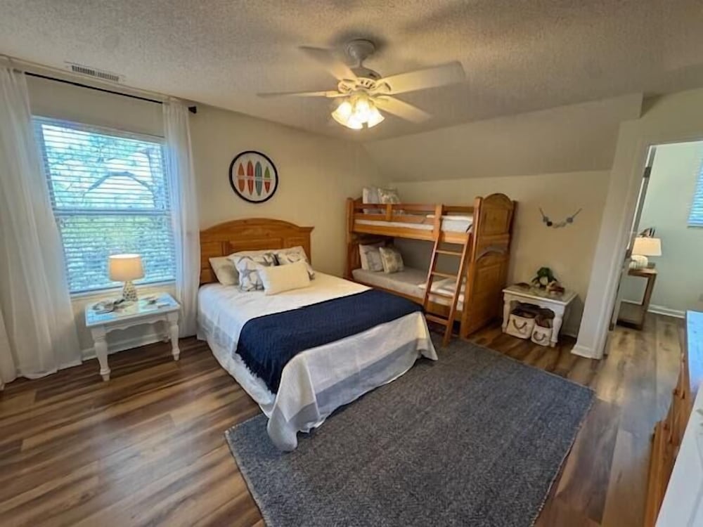 Beautifully Appointed 3-bed, 2.5-bath Home, Great Location Near Beach & Club
