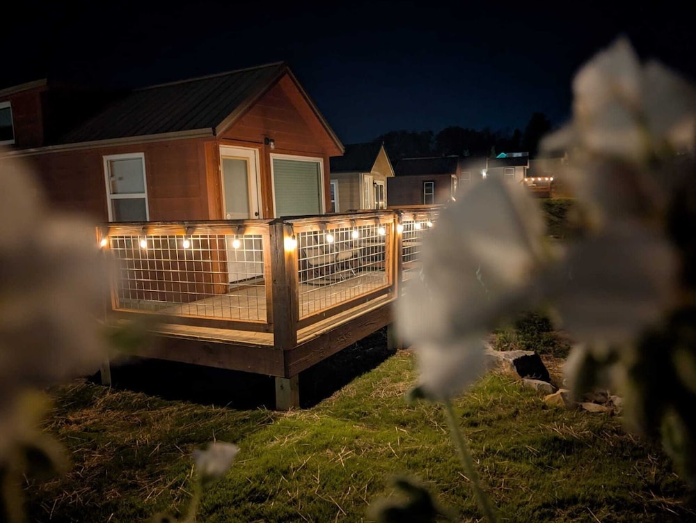Sojourn Lodging