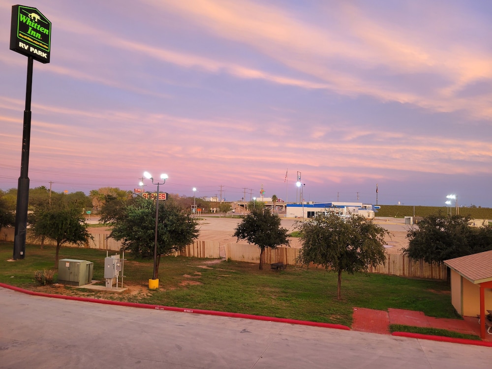 Cotulla Whitten Inn