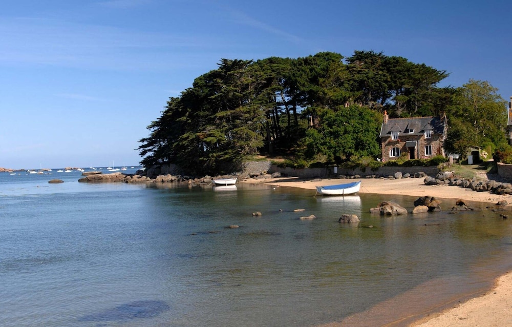 Apartment in Tregastel Near Renote Island