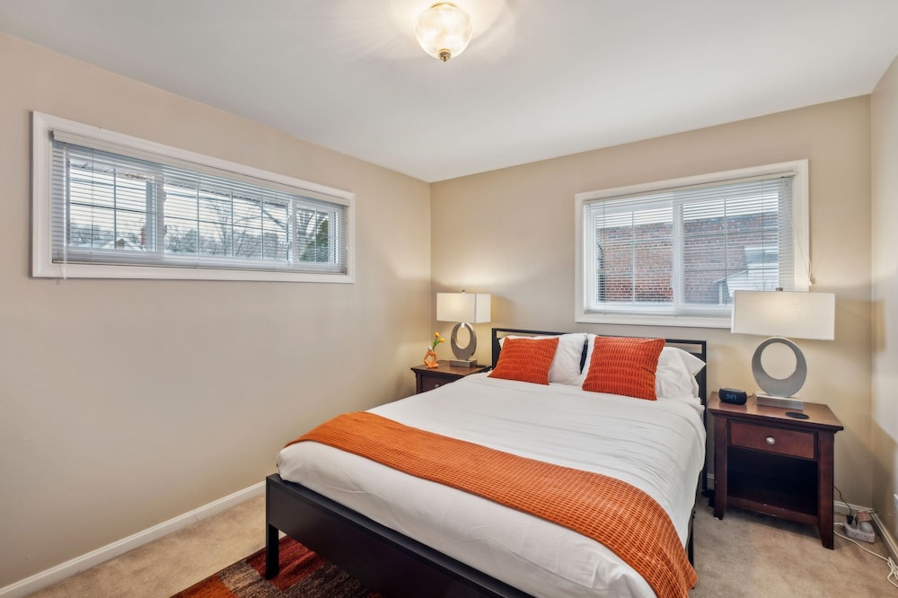 Uline Hospitality 4 Bedroom Home