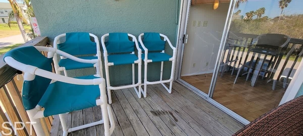 Large 3 Bedr Bay Views Pool Great Deck 3 Bedroom Condo