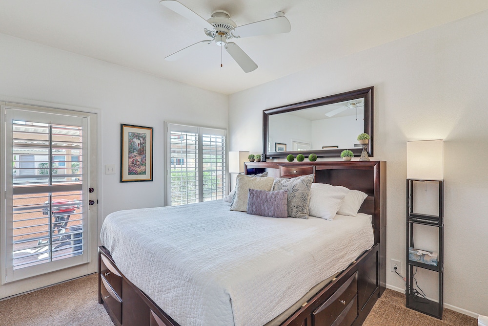 1 Mi to Beach: Condo w/ Pool in Lake Havasu City