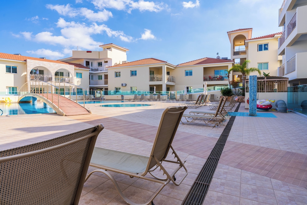 Quint - 2-Bedroom Apt & Pool in Protaras