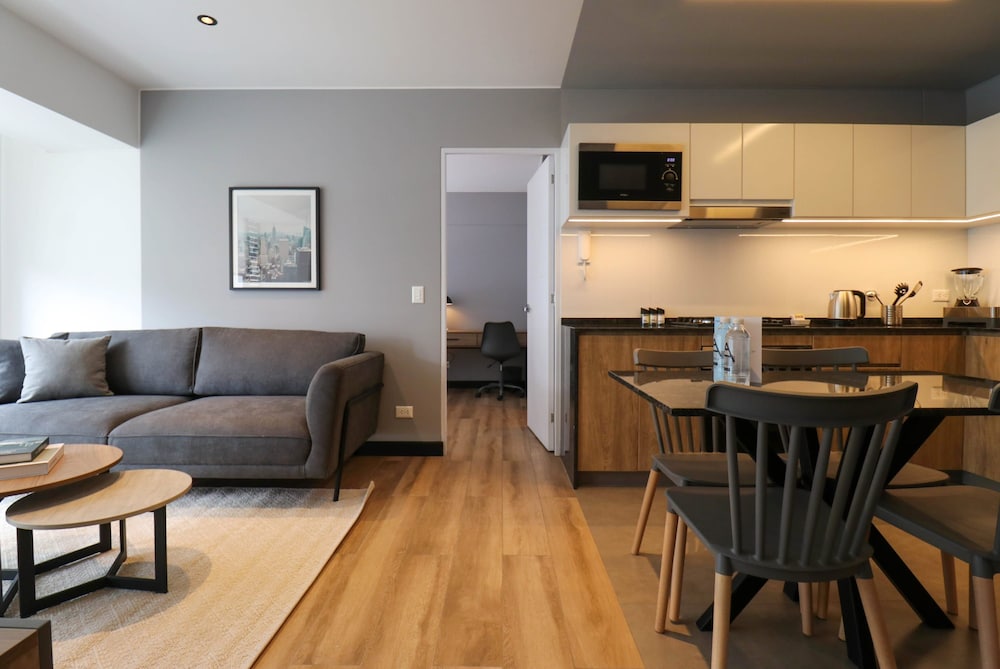 w Prestigious 2BR w Amazing Deco in San Isidro
