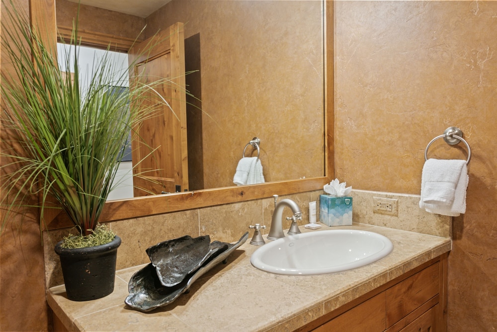 106 - Three Bedroom Shooting Star 3 Condo
