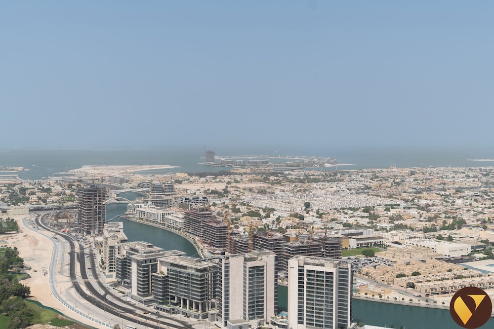 Vogue Business Bay with Sea View Metro