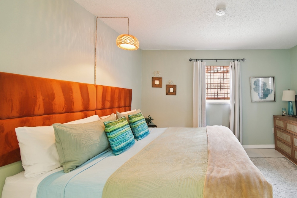 Crystal Blue Haven 3 Bedroom Cottage
