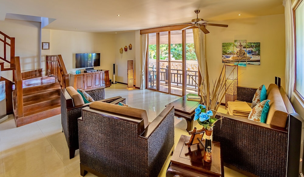 Sibaja Palms Sunset Beach Luxury Villa