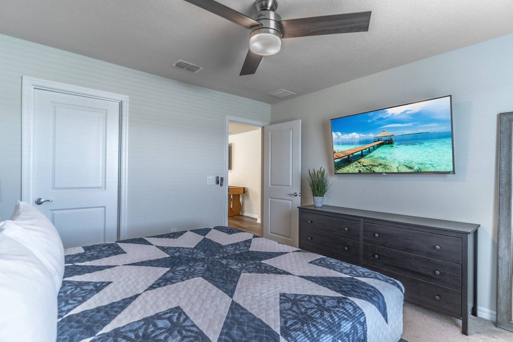 3285 Windsor Island