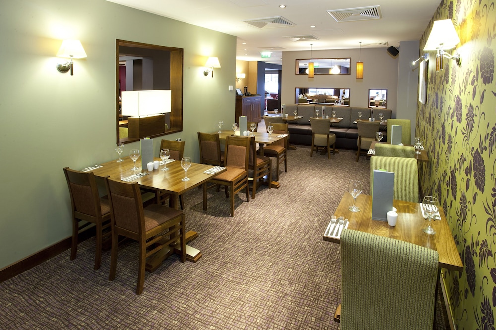 Premier Inn Inverness Centre - River Ness — photo 7